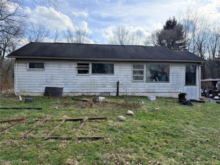 6223 Wayland Road, Ravenna, OH - Photo 2