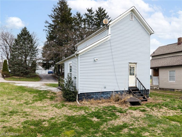 918 Raymond Avenue, Barberton, OH - Photo 3