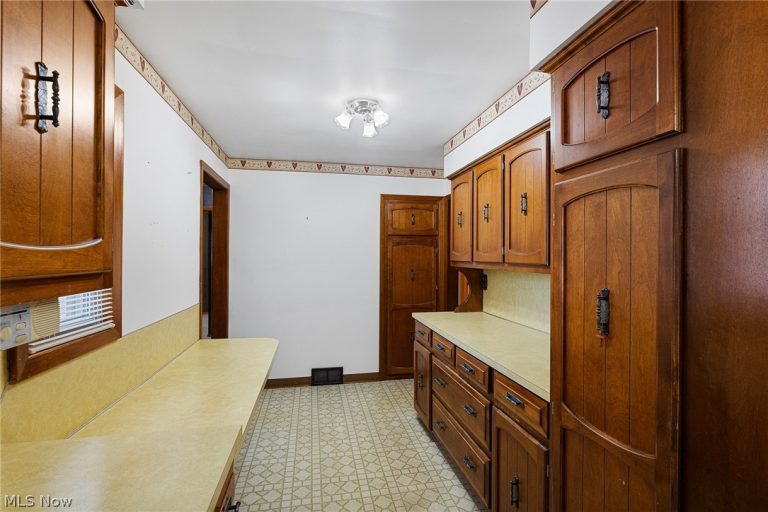 1140 Stearns Street, Brunswick, OH - Photo 4