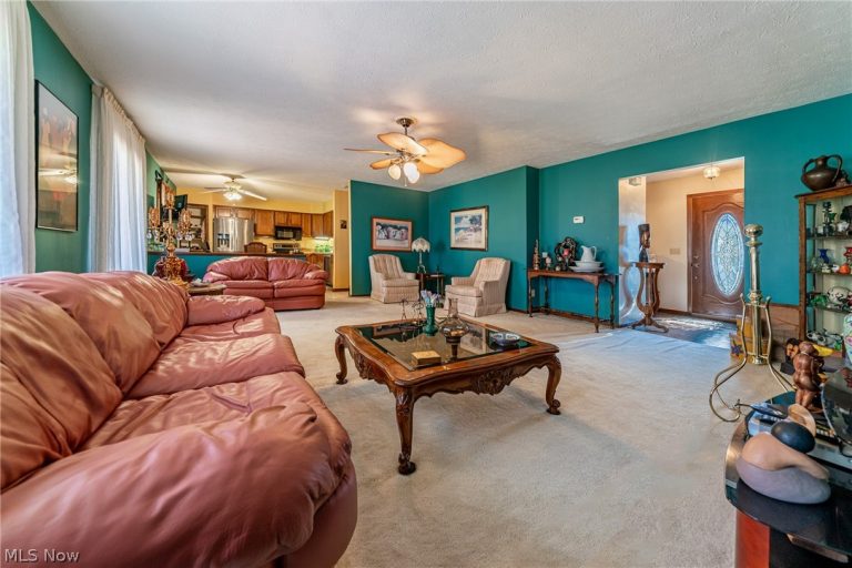19717 Sagamore Road, Walton Hills, OH - Photo 8