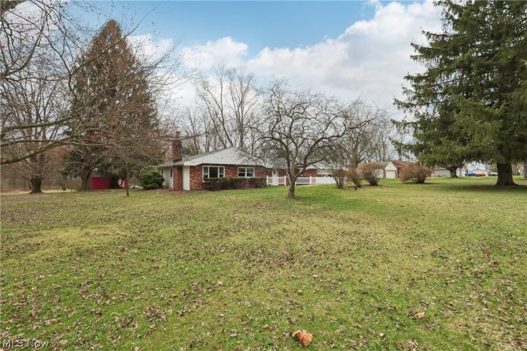 402 Yager Road, New Franklin, OH - Photo 6