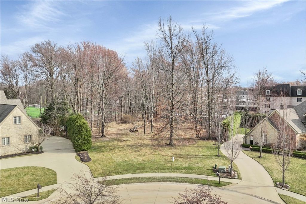1830 Arlington Row, Westlake, OH