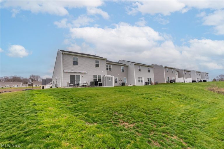 435 Honeycrisp Drive, Louisville, OH - Photo 3