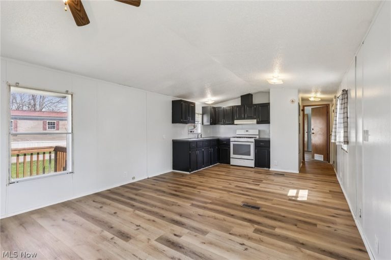 6800 Lake Road #21, Geneva, OH - Photo 6