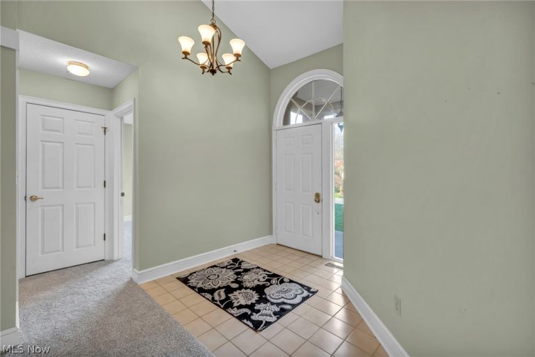 425 Armante Court, Akron, OH - Photo 4