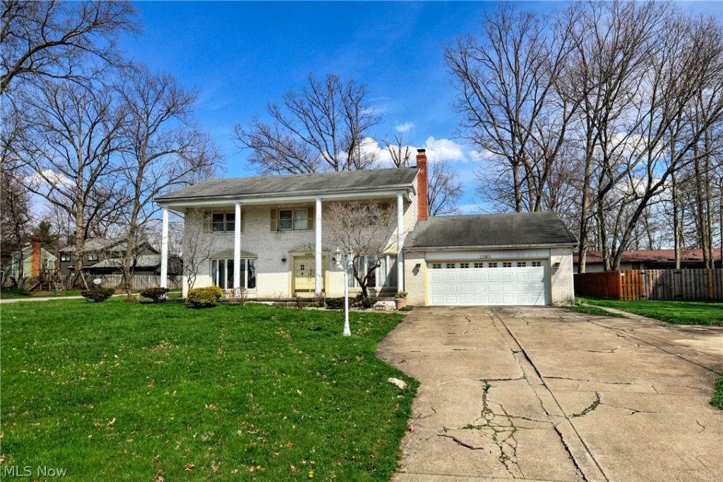 5365 Sampson Drive, Girard, OH