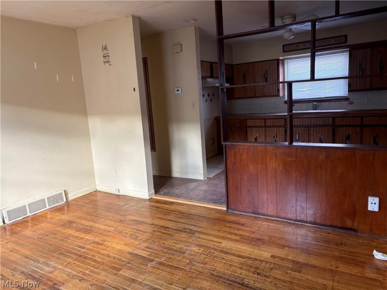 1622 Merrill Avenue, Akron, OH - Photo 6