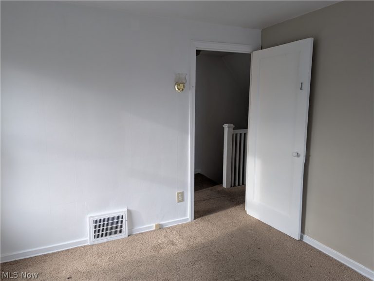 1492 250th Street, Euclid, OH - Photo 8