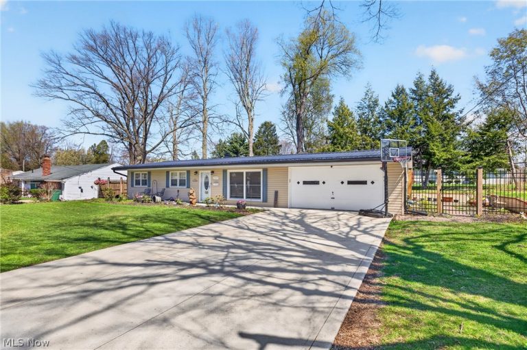 7439 Rockingham Road, Mentor, OH - Photo 8