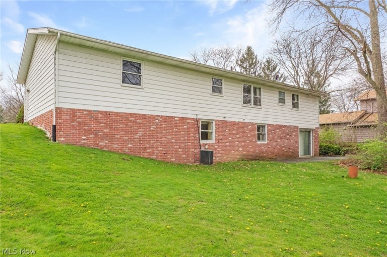 553 Mcneil Drive, Sagamore Hills, OH - Photo 3