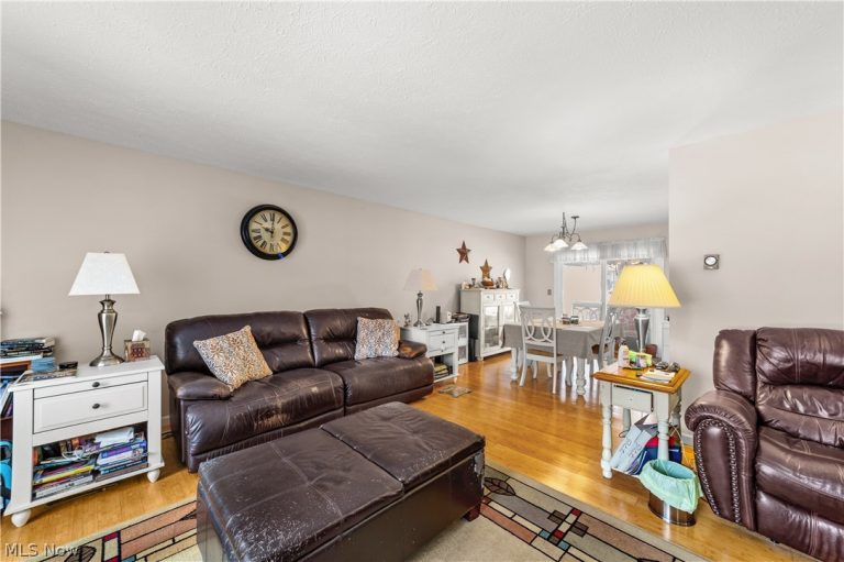 129 Hidden Tree Lane, Amherst, OH - Photo 5