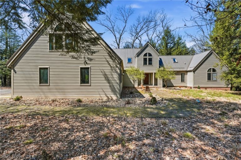 5700 Clingan Road, Struthers, OH, 44471