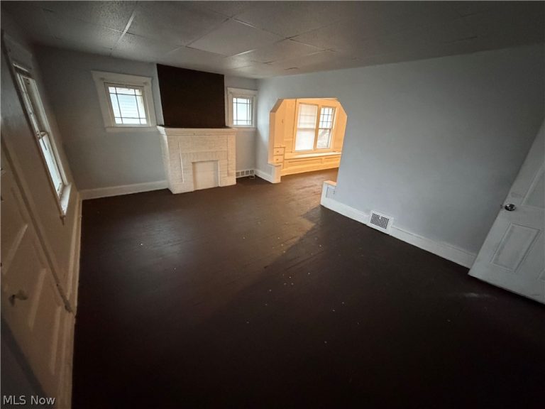 10724 Gooding Avenue, Cleveland, OH - Photo 8