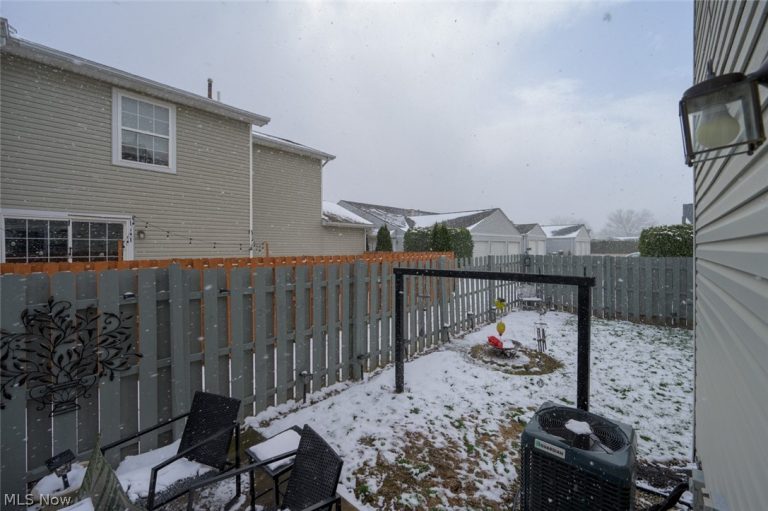 3204 Deer Trail #D, Cortland, OH - Photo 5