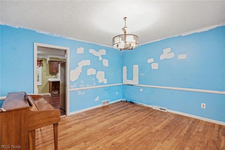 1011 Chatham Place, Rocky River, OH - Photo 6
