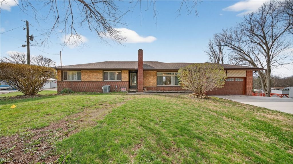 1952 Caroline Avenue, Norton, OH