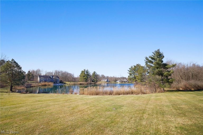 7380 Walters Road, Hudson, OH - Photo 3