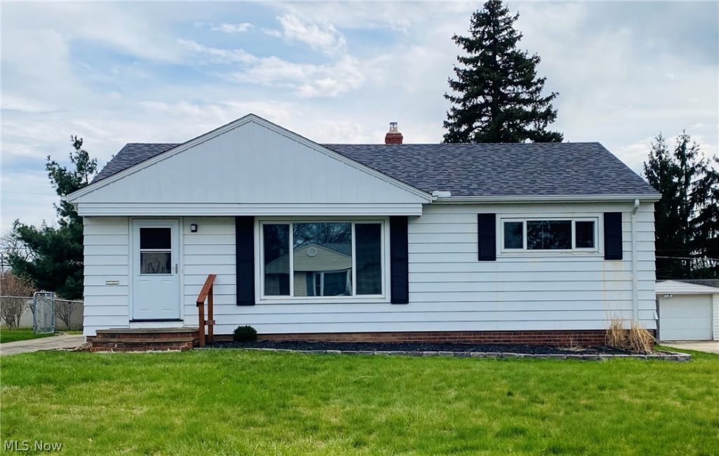 11121 Gabriella Drive, Parma, OH