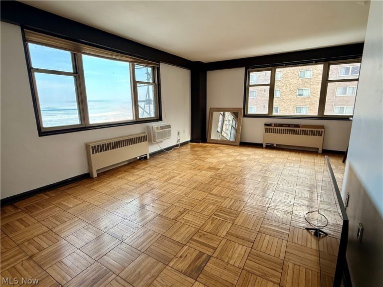 11820 Edgewater Drive, Lakewood, OH - Photo 4