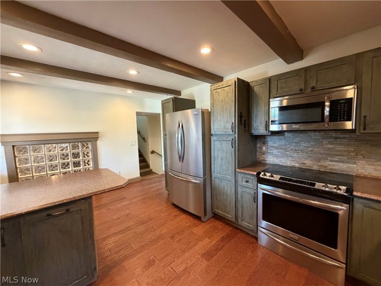 4602 7th Avenue, Vienna, WV - Photo 6