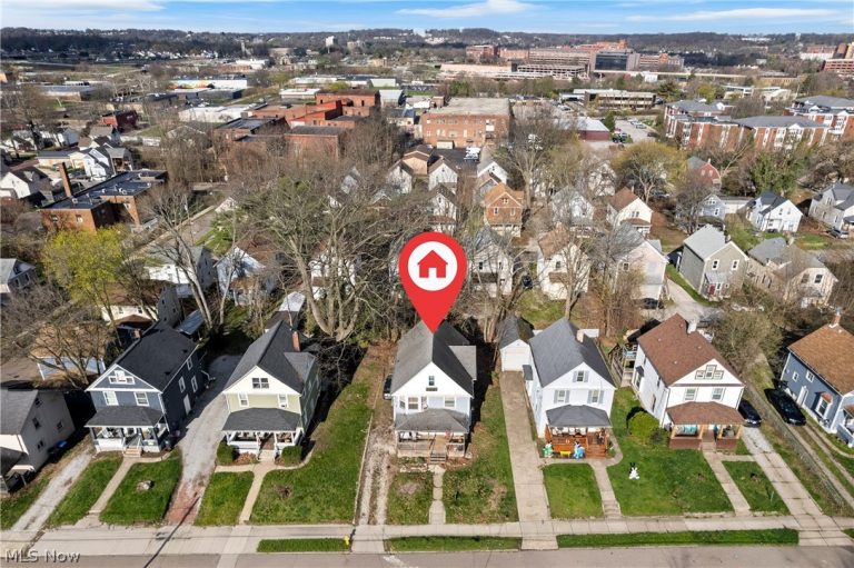 518 Sumner Street, Akron, OH - Photo 2