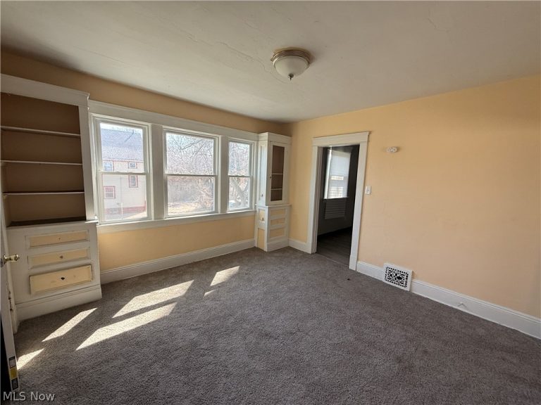 10922 Tacoma Avenue, Cleveland, OH - Photo 6