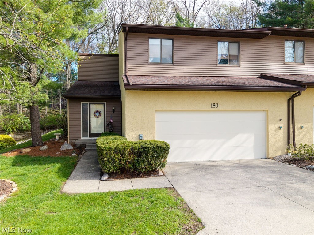 180 Lake Terrace Drive, Munroe Falls, OH