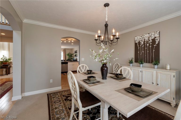 37049 Chaddwyck Lane, North Ridgeville, OH - Photo 4