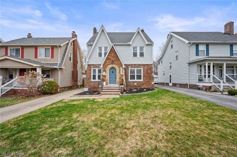 3525 Silsby Road, University Heights, OH, 44118