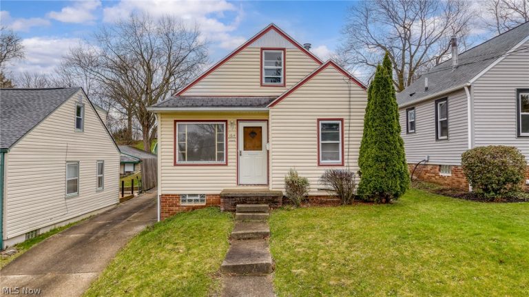 1614 Colonial Boulevard, Canton, OH, 44714