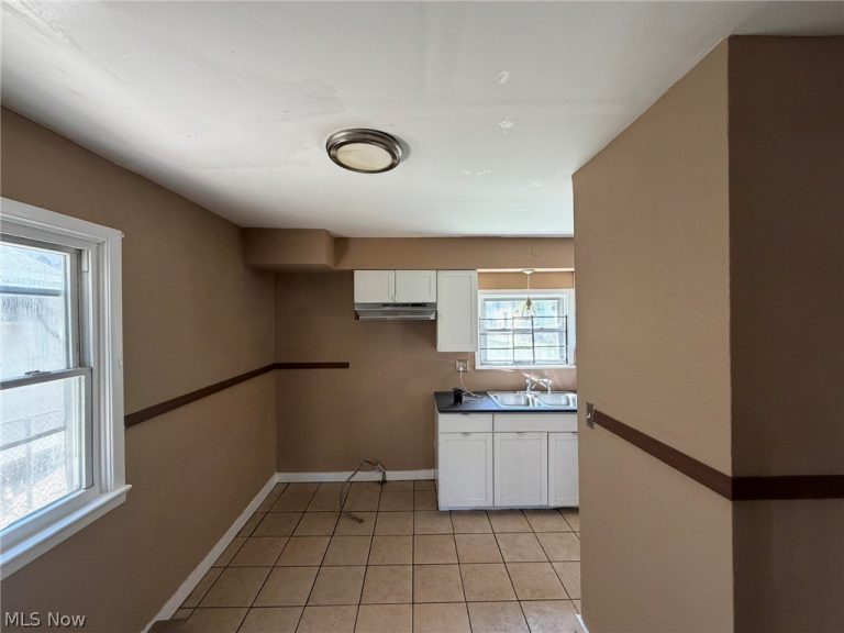 9902 Yale Avenue, Cleveland, OH - Photo 8