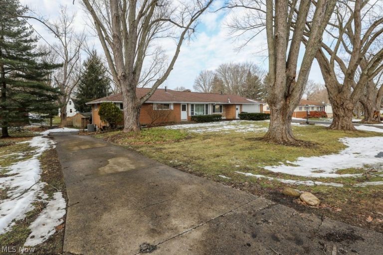 6361 Marchinn Drive, Ravenna, OH - Photo 4