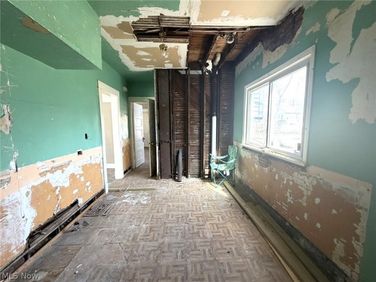 10106 Parmelee Avenue, Cleveland, OH - Photo 8