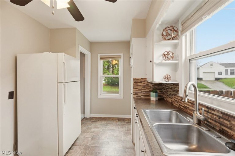 1734 Tonawanda Avenue, Akron, OH - Photo 6