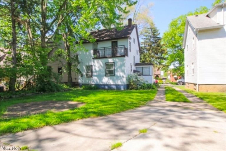 971 Rushleigh Road, Cleveland Heights, OH - Photo 2