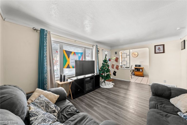 3817 Woodbridge Avenue, Cleveland, OH - Photo 6