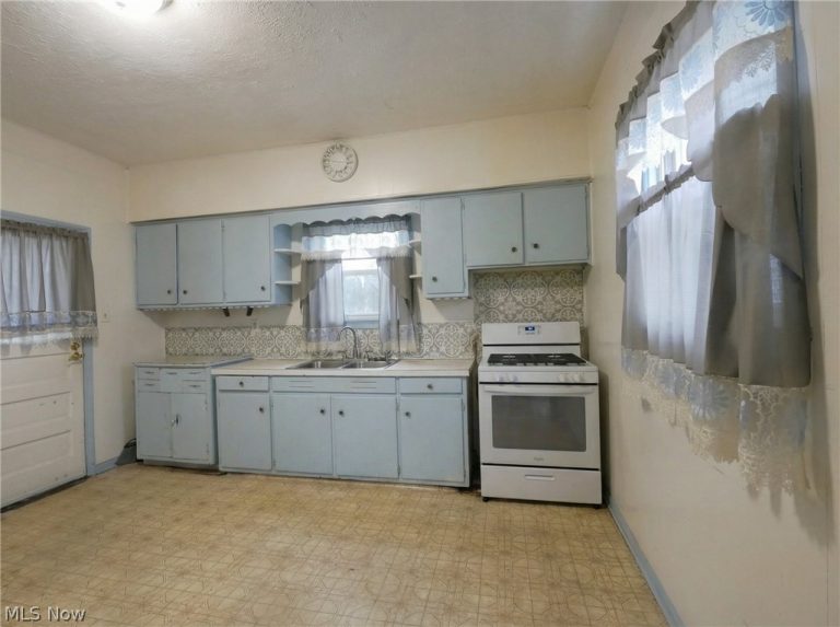 307 Glenwood Avenue, Akron, OH - Photo 3