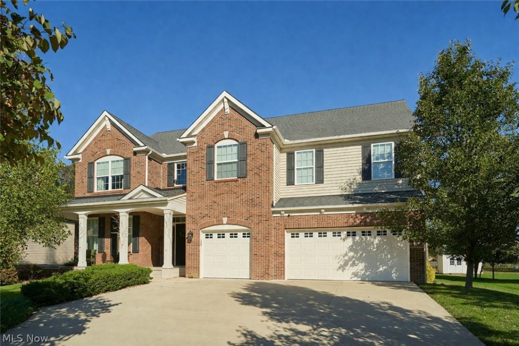 4355 Willow Wood Way, Uniontown, OH