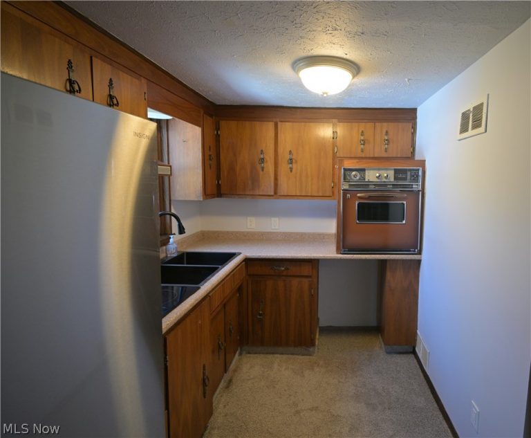 3613 Manchester Road, Coventry, OH - Photo 6