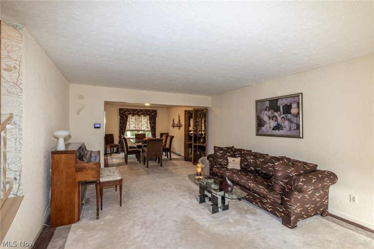 13576 Fairwinds Drive, Strongsville, OH - Photo 8