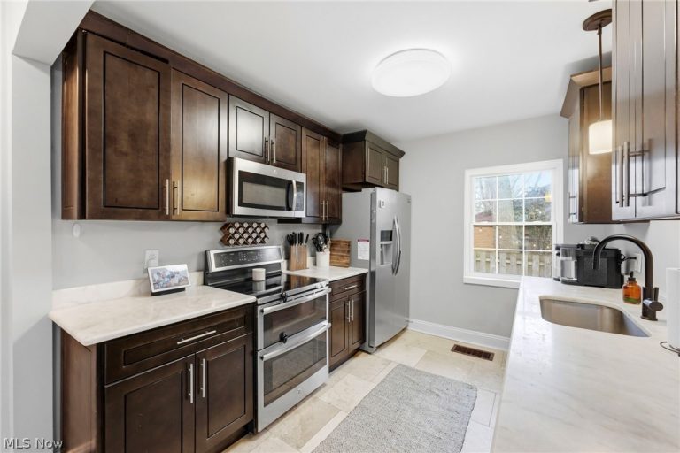 6491 Seminole Trail, Mentor, OH - Photo 8