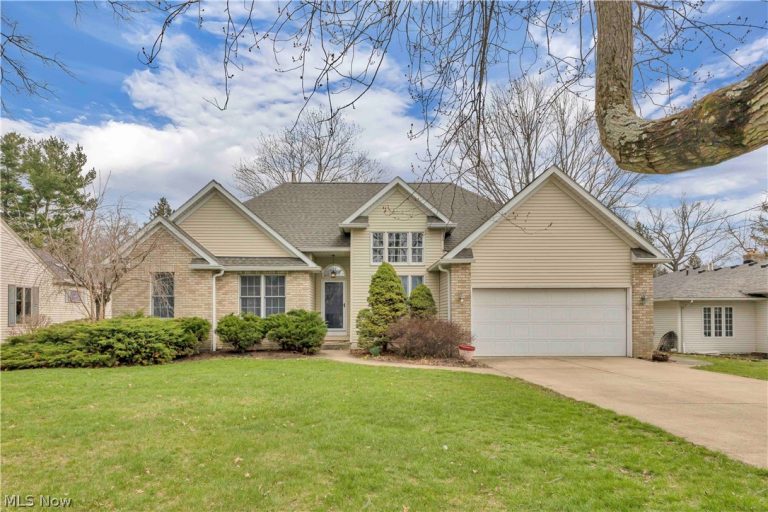 1023 Gulf Road, Elyria, OH, 44035