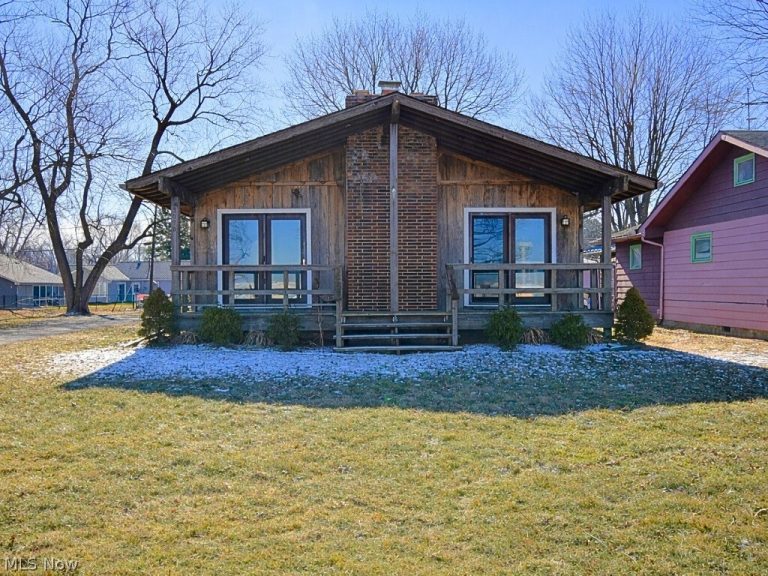 9090 Headlands Road, Mentor, OH - Photo 2