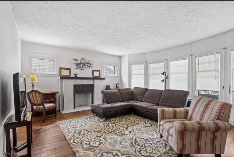 2609 Hampshire Road, Cleveland Heights, OH - Photo 2