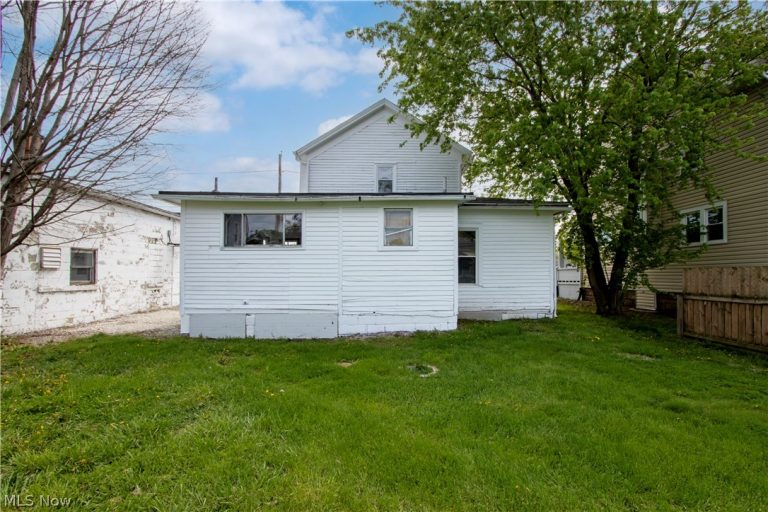 307 Main Street, Orrville, OH - Photo 2