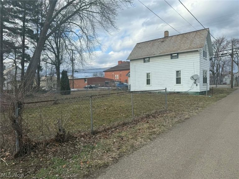230 2nd Drive, New Philadelphia, OH - Photo 3