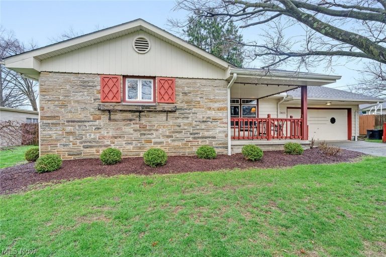 3423 Tall Oaks Lane, Austintown, OH - Photo 5