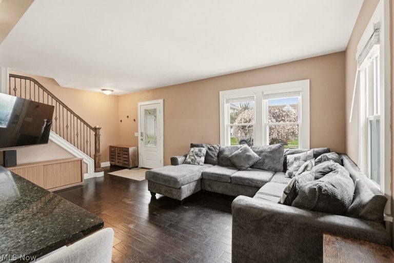 212 Marguerite Avenue, Cuyahoga Falls, OH - Photo 4