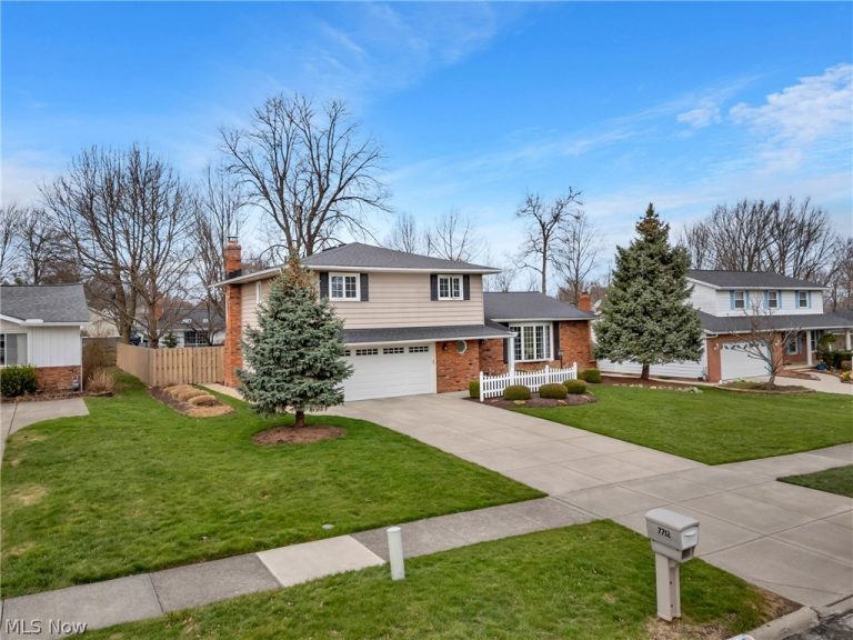 7712 Gerald Drive, Middleburg Heights, OH - Photo 5