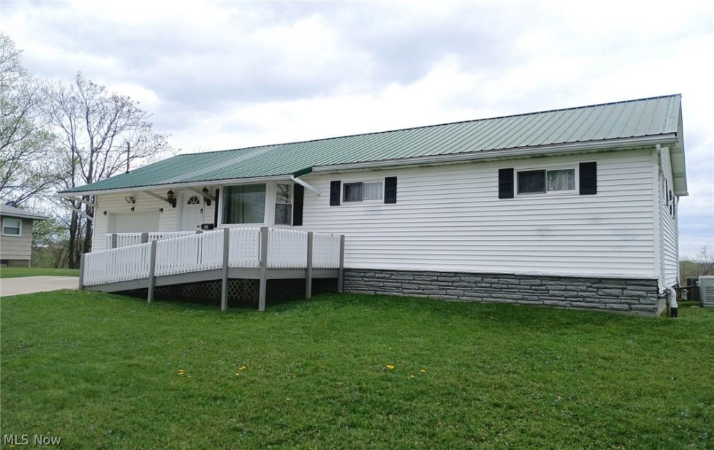 105 Newbanks Road, Parkersburg, WV